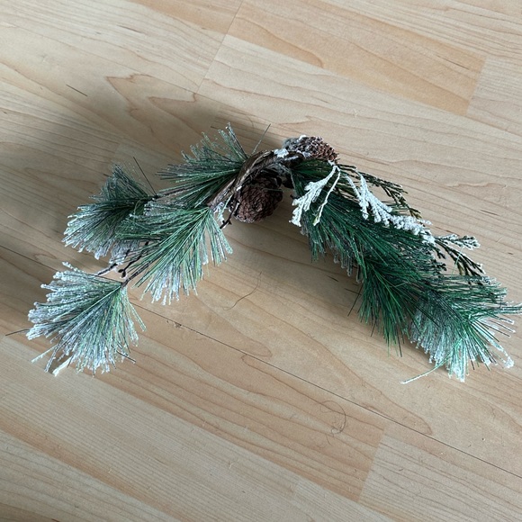 Two flocked pine picks - Picture 4 of 7